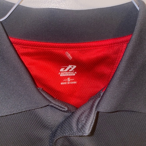 BRAND NEW UW Madison Men’s Polo - Picture 4 of 5